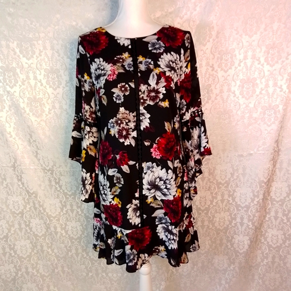 White House l Black Market New with tags floral long sleeved dress 8